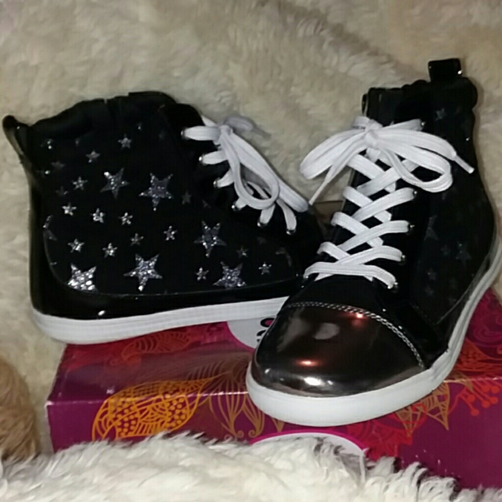 NIB Girls Black/Silver Glittery RACHEL SHOES 4M Zi